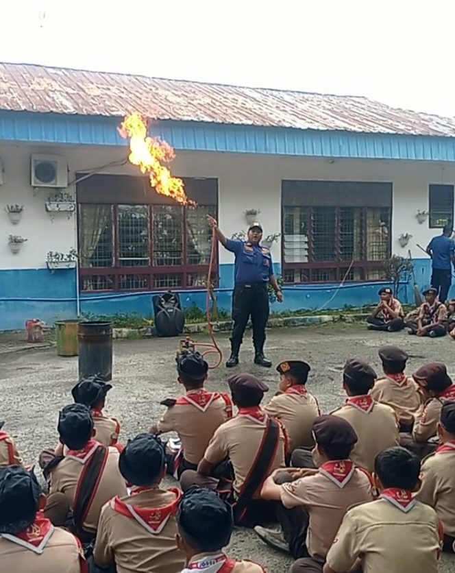 
					DISDAMKARMAT Gelar Simulasi Pemadaman Kebakaran di Jambore Pramuka Deli Serdang 2025