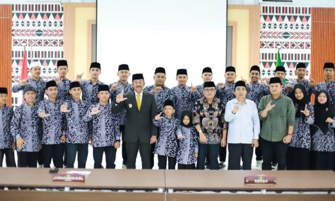 
					Bupati Lepas Peserta Seni dan Qasidah Mandailing Natal