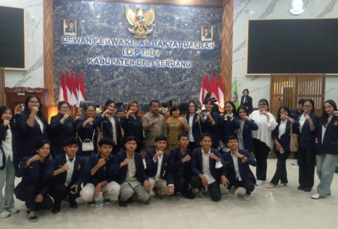 
					Anggota DPRD Deli Serdang Sehat Herianto Sembiring SH Motivasi Mahasiswa Universitas HKBP Nomensen