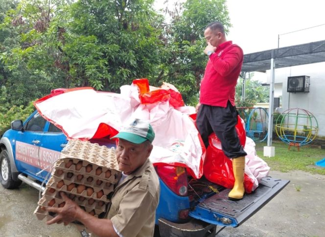 
					Pemkab Deli Serdang Salurkan Bantuan Logistik untuk Masyarakat Terdampak Banjir