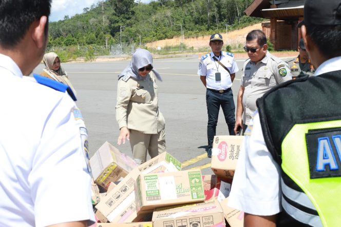 
					Wabup Atika Cek Bantuan BNPB untuk Korban Bencana di Madina