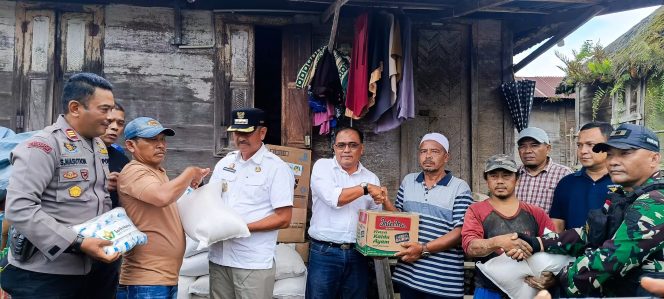 
					Bupati Madina Salurkan Bantuan untuk Dua Desa Terisolasi