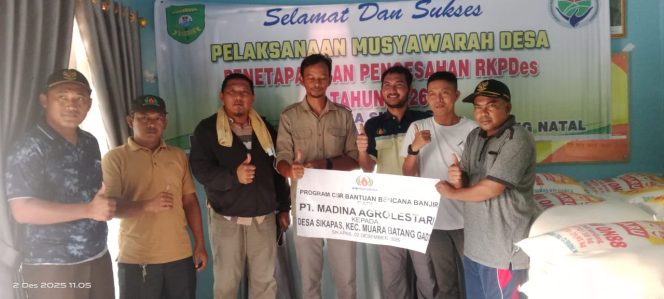 
					PT. MAL Bagikan Sembako ke Desa Sikapas dan Batu Mundom, Masing-masing 1,75 Ton