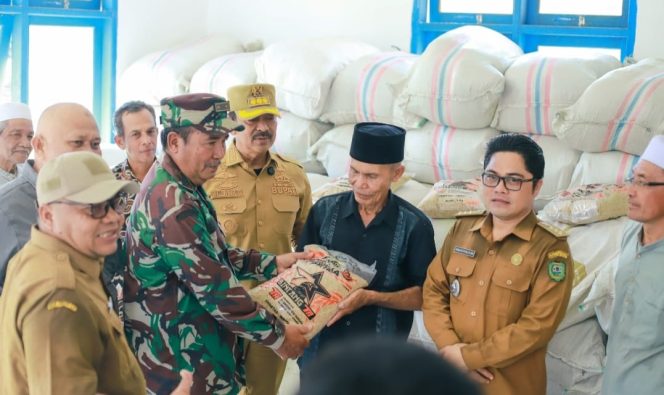 
					Pemkab Madina Salurkan 37 Ton Lebih Bantuan Bibit Padi untuk Kecamatan Siabu