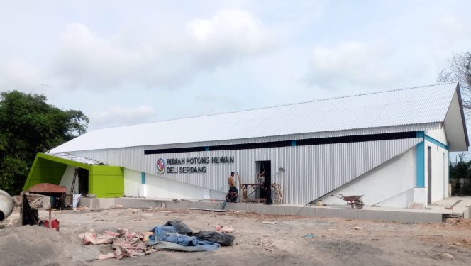 
					Tutup Tahun 2025, Bupati Deli Serdang Hadiahi RPH Pertama di Tanjung Morawa