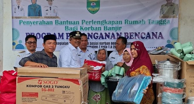 
					Pemkab Madina Penuhi Permintaan Warga Korban Bencana di Muara Batang Angkola