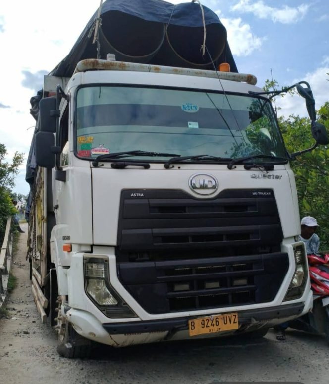 
					Truk Trailer Bermuatan Berat jadi Penyebab Ambruknya Jembatan Langgune, Jalur Natal-Batahan Lumpuh