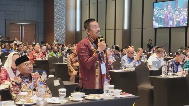 
					Dihadapan Menteri Desa, Bupati Madina Minta Keseimbangan Anggaran dan Pelepasan Lahan Hutan Lindung