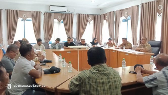 
					Sekdes Tabuyung Kritik Sikap Oknum Anggota DPRD Madina dalam Polemik Plasma KPRTM