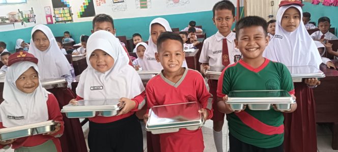 
					Perdana, 1.071 Siswa SPPG Buntu Bedimbar 02 Terima Manfaat Program Makan Bergizi