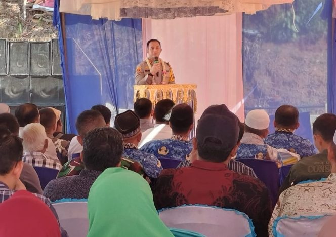 
					Kapolres Madina Perkuat Internal Polsek Lingga Bayu dan Berbagi dengan Anak Yatim