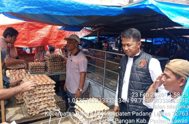
					Pastikan Harga Sembako Stabil, Satreskrim Polres Dan Satgas Ketapang Tinjau Pasar Tradisional Sibuhuan
