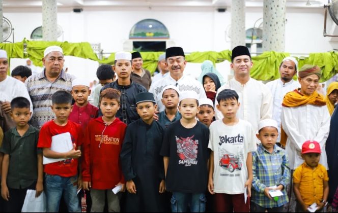 
					Rombongan Safari Ramadan Pemkab Madina Salat Tarawih di Masjid Jami’ Darussalam Kotasiantar