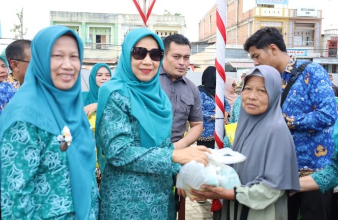 
					Ratusan Paket Pangan Murah TP PKK Madina Terjual dalam Waktu Singkat