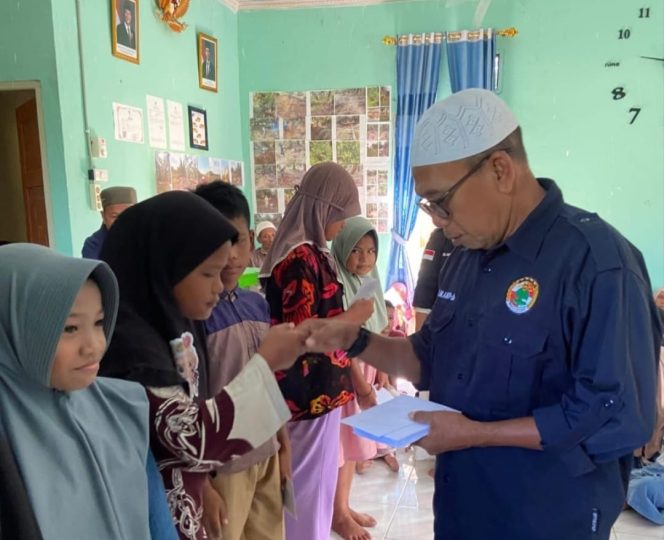 
					Sambut Idul Fitri,Pengurus Koperasi Air Manis Sikapas Santuni Anak Yatim – Piatu