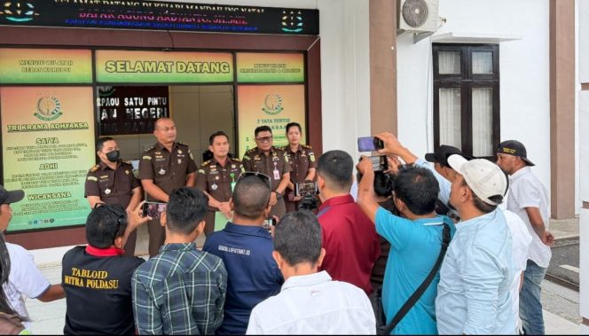 
					Kejati Sumut Bantah Tegas Isu “Uang Setoran Pengamanan”, Sebut Pemberitaan Tak Berdasar