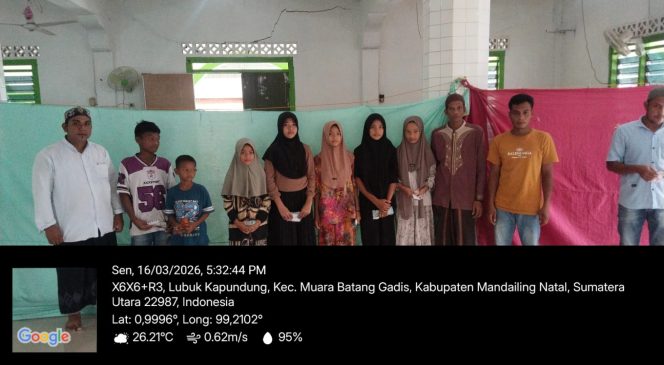 
					Pemdes  Lubuk Kapundung ll Ali Arjun Sigalingging Salurkan Bantuan Untuk Anak Yatim di Desanya