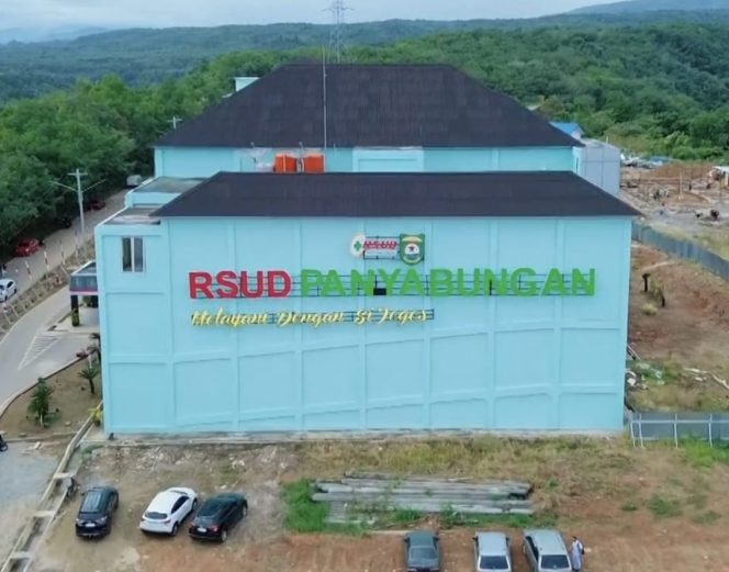 
					Sinergi Masyarakat dan RSUD Panyabungan: Rawat Fasilitasnya demi Layanan Kesehatan Maksimal