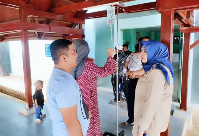 
					Kunjungi RSUD Panyabungan, Wakil Bupati Madina Beri Dukungan Moril Kepada Pasien