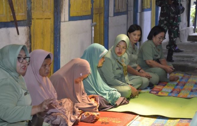 
					Penuh Kehangatan, Persit KCK Kodim 0212/Tapsel Anjangsana ke Panti Sosial Lansia Ma’arif Muslimin