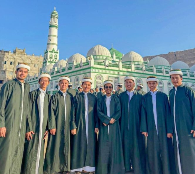 
					Cetak Sejarah Baru, 10 Mahasiswa Asal Sumut Raih Gelar Lc di Universitas Al-Ahgaff Yaman