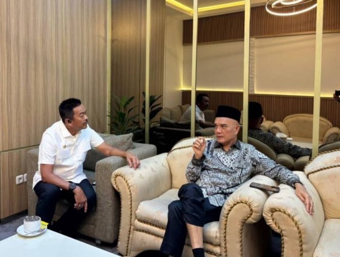 
					Bupati Madina Perjuangkan Jalur Pesawat Terbang Madina – Padang, Batam hingga Jakarta