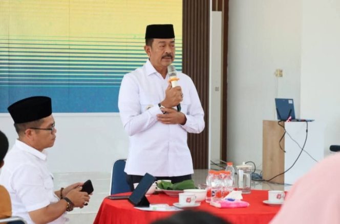 
					Gandeng Pengusaha, Bupati Madina Targetkan Budidaya Sereh Wangi di 9 Kecamatan