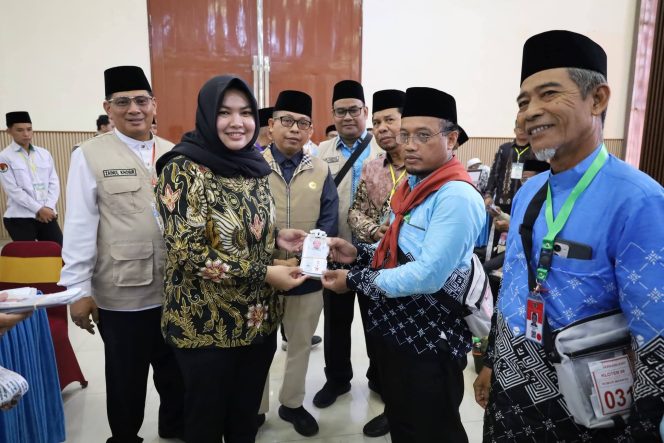 
					Sambut Jamaah Haji Madina, Atika Azmi Ingatkan Fokus Ibadah dan Kurangi Medsos