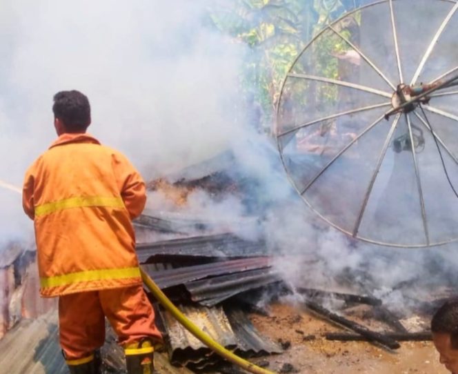 
					Rumah Semi Permanen Milik Andryansah Dilahap Sijago Merah di Huta Bangun Jae