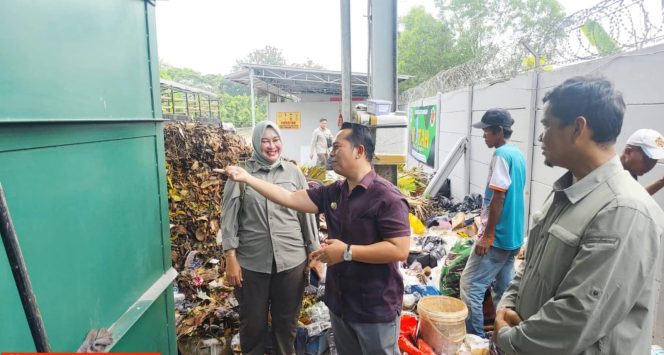 
					Pemkab Palas Study Banding Pengolahan Sampah Ke Mabes TNI Di Cilacap