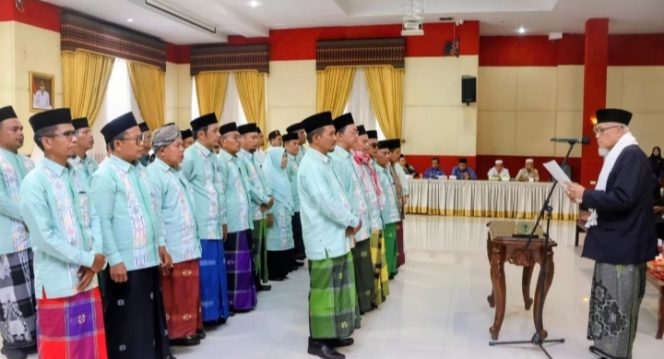 
					H.Maratua Simanjuntak Mengukuhkan  Dewan Pengurus MUI Kabupaten Tapsel  masa Bakti 2025-2030