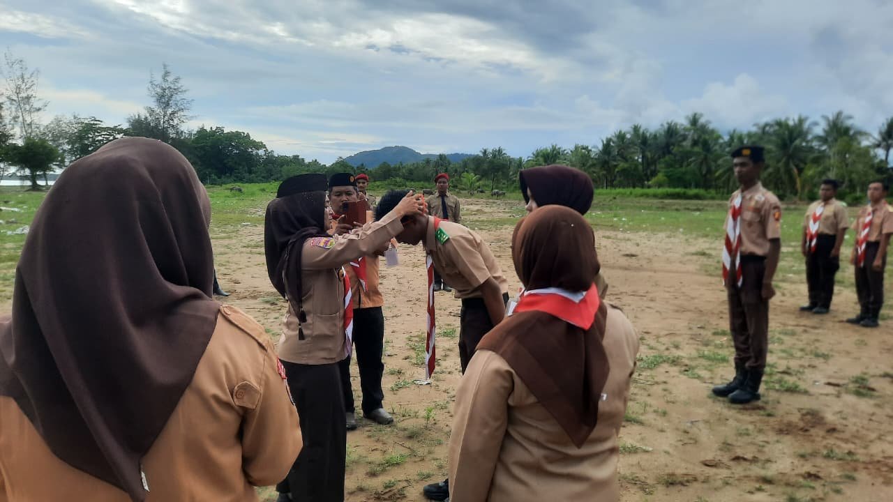 Camat Natal Buka Pelatihan Dewan Kerja Ranting Kwarran Natal
