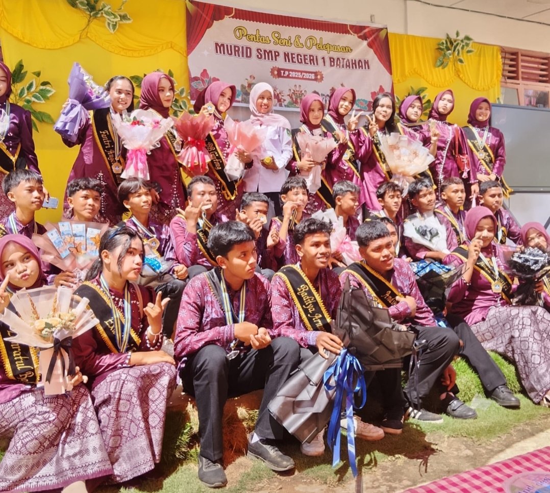 Pentas Seni, Tanfizh Al Qur’an iringi Pelepasan Murid SMPN I Batahan T/P 2025 – 2026