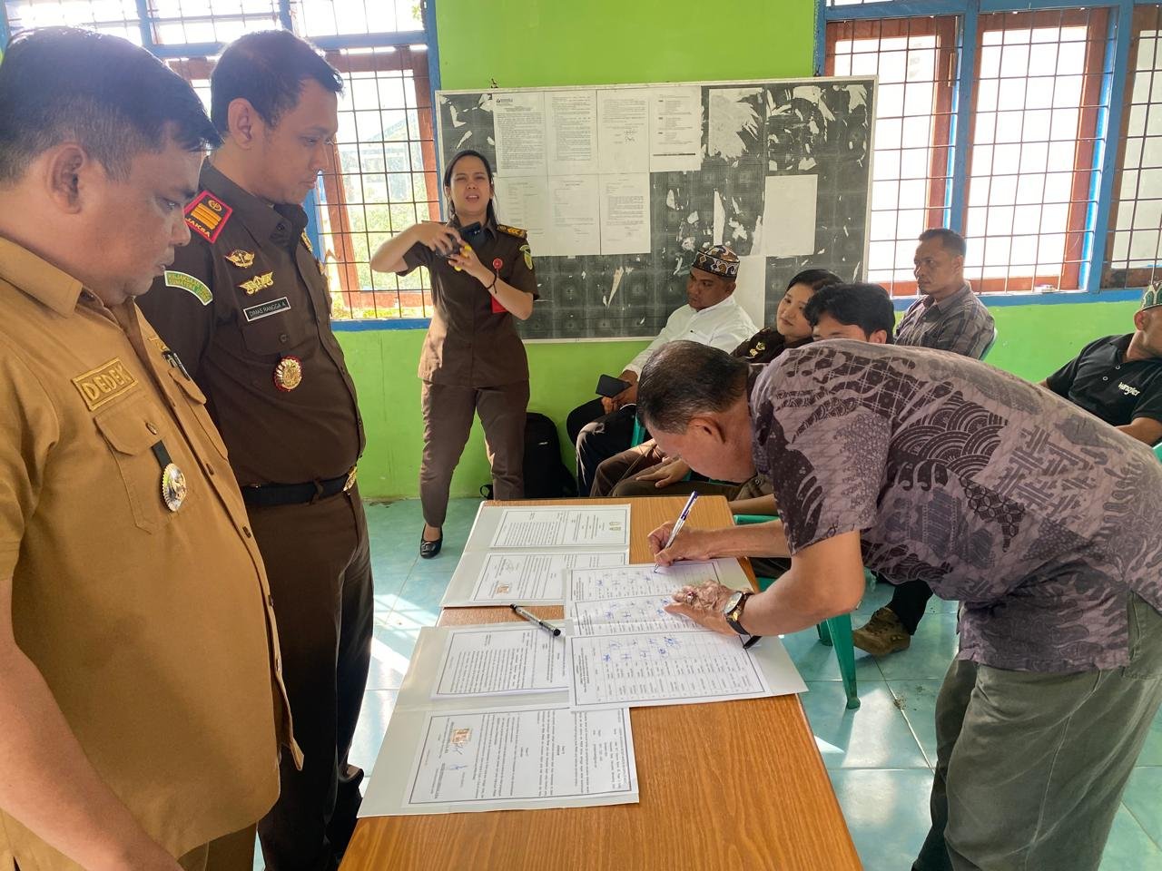 Wujudkan Tata Kelola Desa Bersih & Akuntabel, Kejari Cabang Natal Teken MoU Hari ini Dengan Pemdes 14 Desa di MBG