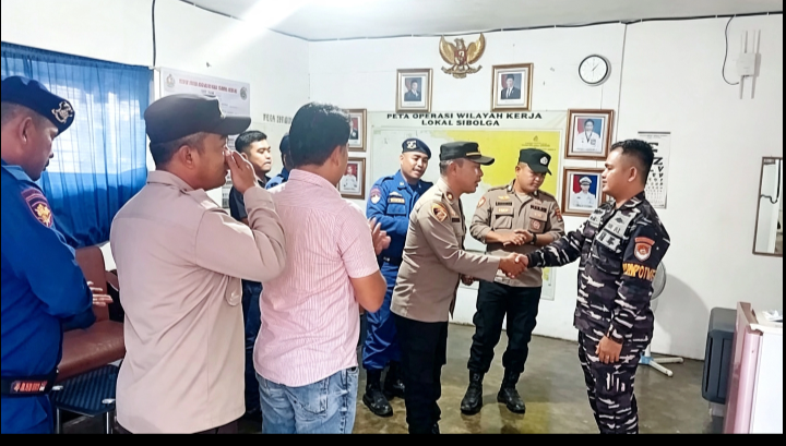 Dalam Rangka HUT ke-81 TNI AL, Polsek Natal “SERBU” Markas Posal Natal